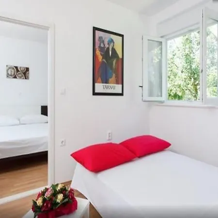 Happy Holidays - One Bedroom Split